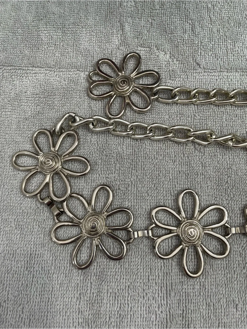 Silver Daisy Link Belt for Women - Floral Chain Waist Accent
